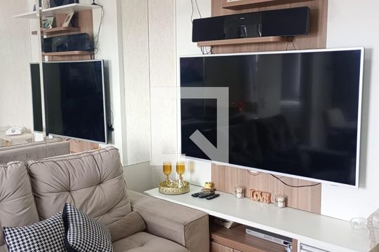 Sala de apartamento à venda com 2 quartos, 50m² em Dos Ortizes, Valinhos