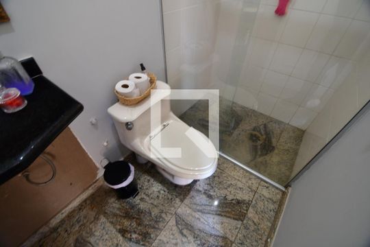 Banheiro Suíte de casa para alugar com 4 quartos, 330m² em Parque Alto Taquaral, Campinas