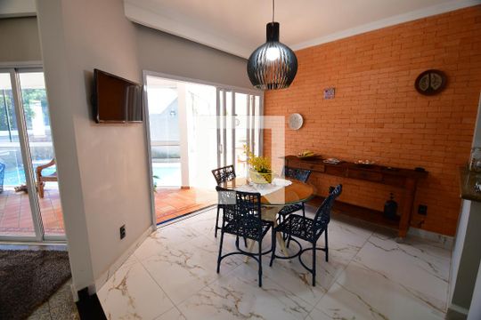 Sala de casa para alugar com 4 quartos, 330m² em Parque Alto Taquaral, Campinas