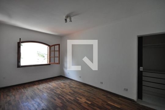 Suíte Master de casa para alugar com 4 quartos, 237m² em Vila Albertina, São Paulo