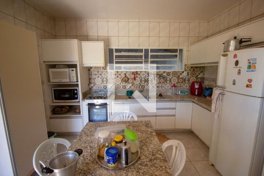 Cozinha de casa à venda com 7 quartos, 400m² em Colônia Agrícola Samambaia, Brasília