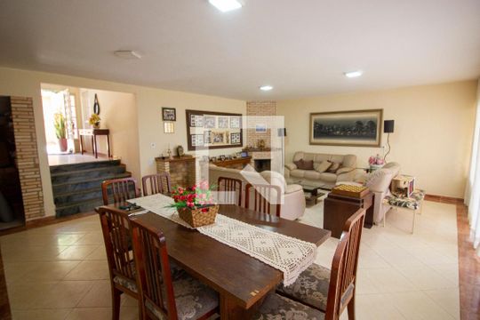 Sala de casa à venda com 7 quartos, 400m² em Colônia Agrícola Samambaia, Brasília