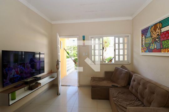 Sala de casa de condomínio para alugar com 2 quartos, 74m² em Stella Maris, Salvador