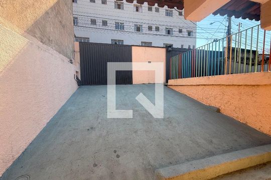 Casa para alugar com 4 quartos, 230m² em Alto Caiçaras, Belo Horizonte