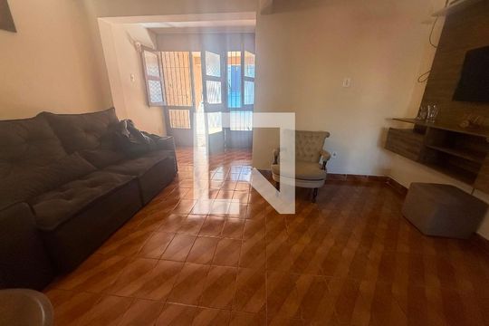 sala de casa para alugar com 4 quartos, 230m² em Alto Caiçaras, Belo Horizonte
