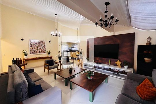 Casa de Condomínio para alugar com 4 quartos, 250m² em Aldeia da Serra, Barueri
