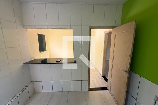 cozinha de casa para alugar com 1 quarto, 50m² em Alto Caiçaras, Belo Horizonte