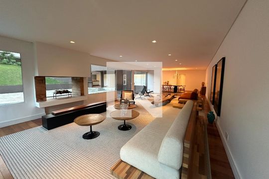 Sala de casa de condomínio para alugar com 5 quartos, 654m² em Residencial Tamboré I, Barueri