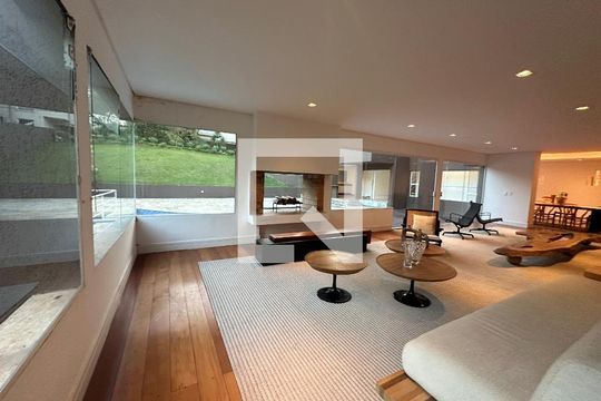 Sala de casa de condomínio para alugar com 5 quartos, 654m² em Residencial Tamboré I, Barueri