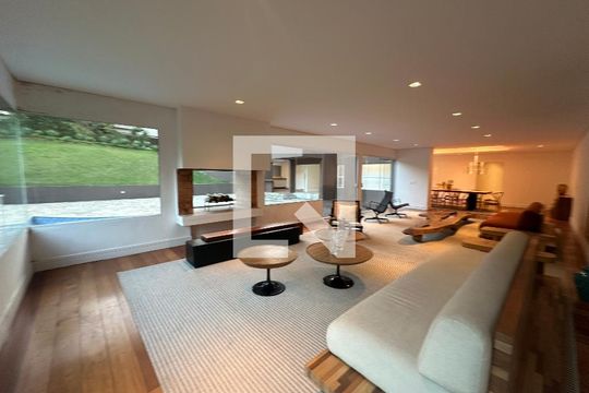 Sala de casa de condomínio para alugar com 5 quartos, 654m² em Residencial Tamboré I, Barueri