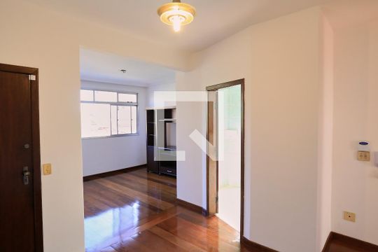 Sala de apartamento à venda com 4 quartos, 220m² em Floresta, Belo Horizonte