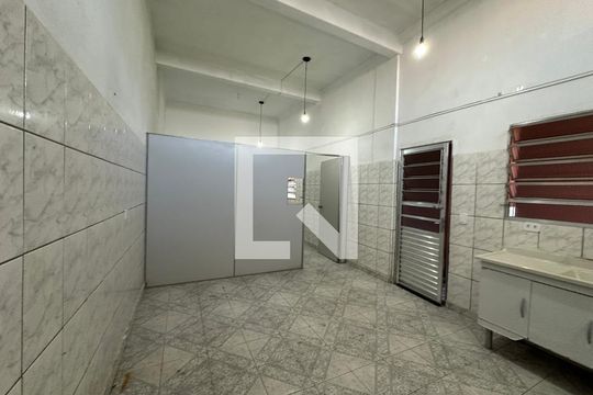 Sala/Cozinha de casa para alugar com 1 quarto, 50m² em Jardim Julio, Barueri