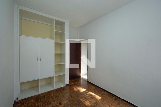 Quarto de apartamento para alugar com 3 quartos, 74m² em Estrela Dalva, Belo Horizonte