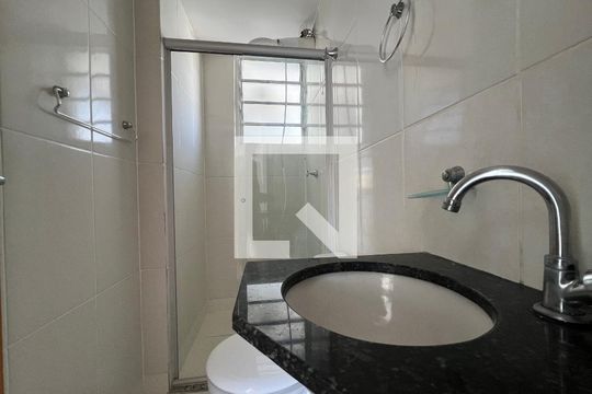 Banheiro Social de apartamento para alugar com 3 quartos, 105m² em Castelo, Belo Horizonte