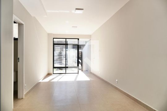 Sala 1 - Casa 1 de casa à venda com 3 quartos, 163m² em Santa Cruz, Belo Horizonte