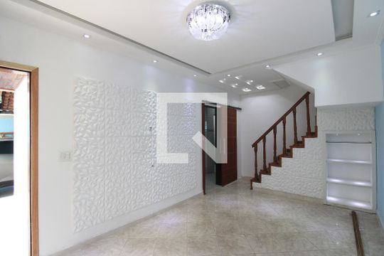Sala de casa de condomínio para alugar com 3 quartos, 192m² em Pechincha, Rio de Janeiro