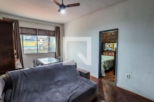 Sala de casa à venda com 3 quartos, 100m² em Penha Circular, Rio de Janeiro