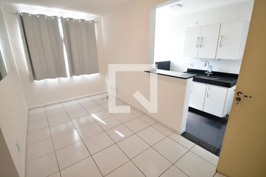 Sala de apartamento para alugar com 2 quartos, 47m² em Vila 31 de Março, Campinas