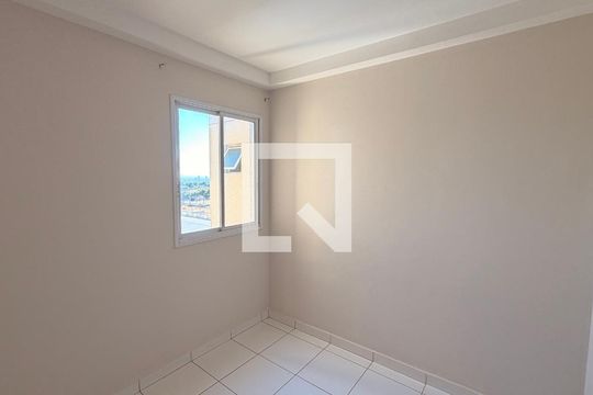 Quarto 1 de apartamento para alugar com 3 quartos, 74m² em Setor Faicalville, Goiânia