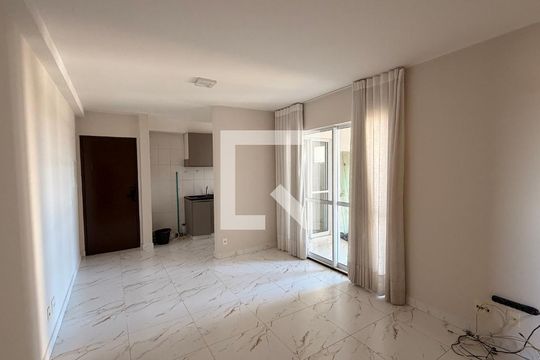 Sala de apartamento para alugar com 3 quartos, 74m² em Setor Faicalville, Goiânia