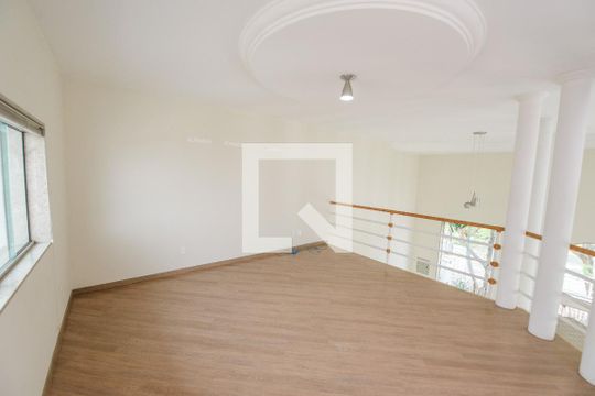 Sala de TV de casa de condomínio para alugar com 3 quartos, 200m² em Jardim dos Estados, Taubaté