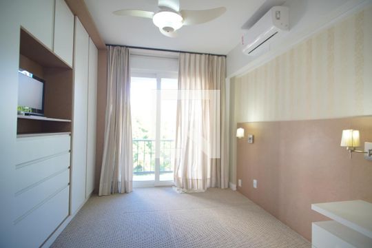 Suíte de apartamento para alugar com 3 quartos, 105m² em Moinhos de Vento, Porto Alegre