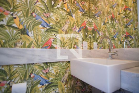 Lavabo de apartamento para alugar com 3 quartos, 105m² em Moinhos de Vento, Porto Alegre