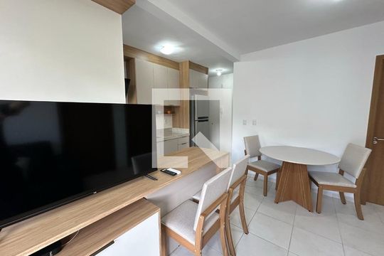 Sala de apartamento para alugar com 2 quartos, 56m² em Vargem do Bom Jesus, Florianópolis