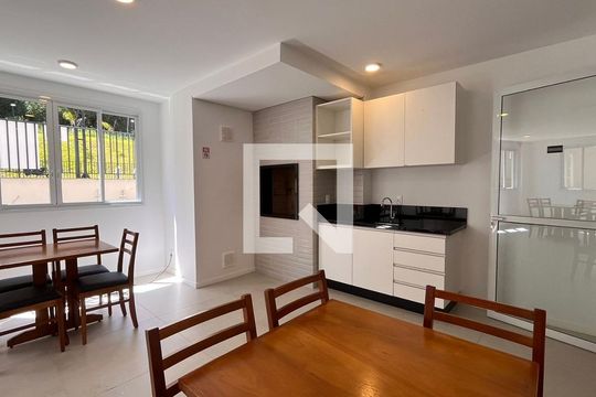 Cozinha de apartamento para alugar com 2 quartos, 56m² em Vargem do Bom Jesus, Florianópolis