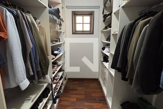 Quarto de casa para alugar com 4 quartos, 567m² em Parque dos Principes, São Paulo