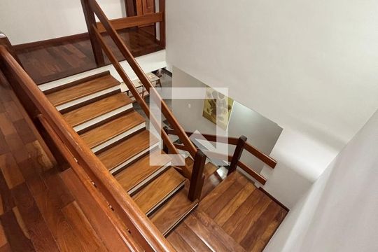 Sala de casa para alugar com 4 quartos, 567m² em Parque dos Principes, São Paulo