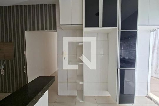Cozinha de casa para alugar com 3 quartos, 150m² em Jardim Patricia, Uberlândia