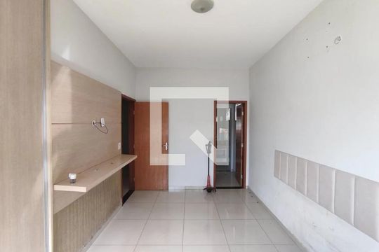 Sala de casa para alugar com 3 quartos, 150m² em Jardim Patricia, Uberlândia