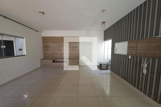 Sala de casa para alugar com 3 quartos, 150m² em Jardim Patricia, Uberlândia