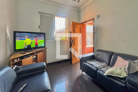 Casa à venda com 3 quartos, 210m² em Padre Eustáquio, Belo Horizonte