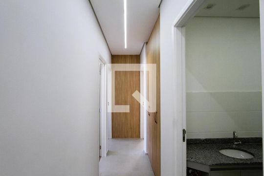 Corredor de apartamento para alugar com 3 quartos, 70m² em Palmeiras, Belo Horizonte