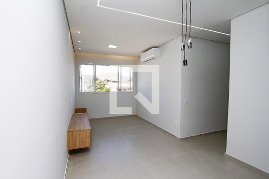 Sala de apartamento para alugar com 3 quartos, 70m² em Palmeiras, Belo Horizonte