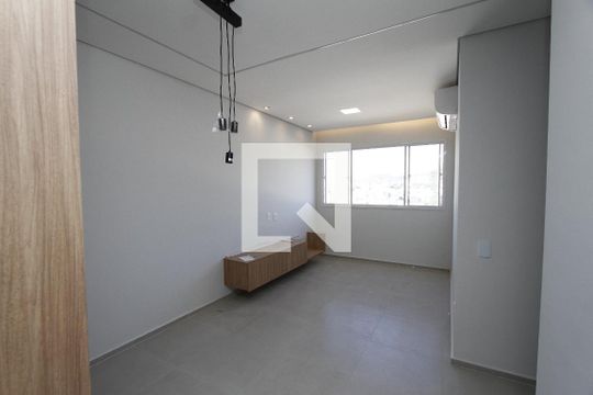 sala de apartamento para alugar com 3 quartos, 70m² em Palmeiras, Belo Horizonte