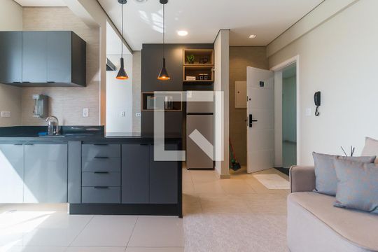 Sala de kitnet/studio para alugar com 1 quarto, 44m² em Vila Mogilar, Mogi das Cruzes