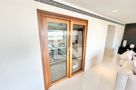 Sala / Vinícula de apartamento à venda com 4 quartos, 297m² em Vila Ester (zona Norte), São Paulo