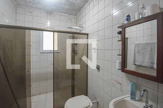 Banheiro da Suíte de casa à venda com 5 quartos, 300m² em Conjunto Residencial Enseada, São Bernardo do Campo