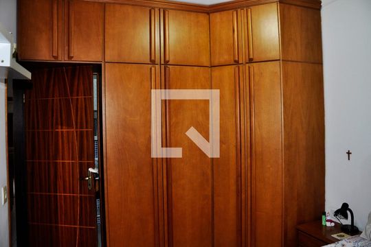 Detalhe - Quarto 01 com Suíte de casa à venda com 3 quartos, 418m² em Jardim Almanara, São Paulo