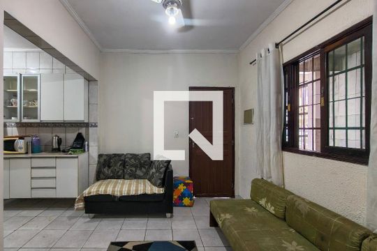 Sala de casa para alugar com 2 quartos, 131m² em Vila Assuncao, Praia Grande