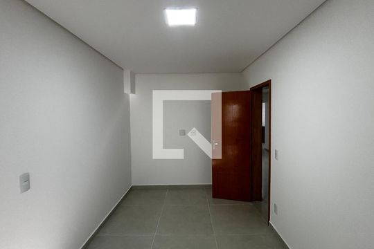 Suite de apartamento à venda com 2 quartos, 69m² em Vila Metalúrgica, Santo André