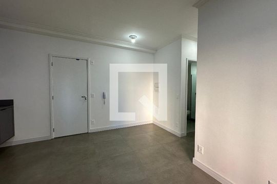 Sala de apartamento para alugar com 2 quartos, 50m² em Vila Engenho Novo, Barueri