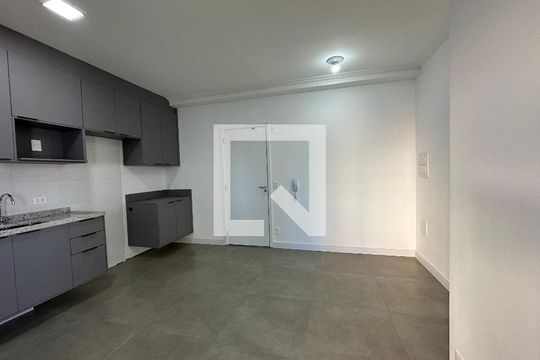 Sala de apartamento para alugar com 2 quartos, 50m² em Vila Engenho Novo, Barueri