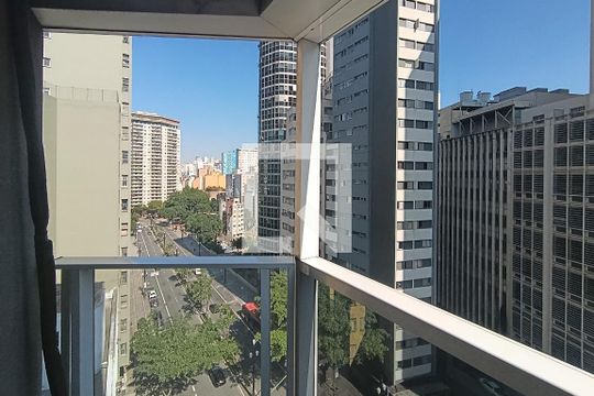 Varanda de kitnet/studio para alugar com 1 quarto, 20m² em Consolação, São Paulo