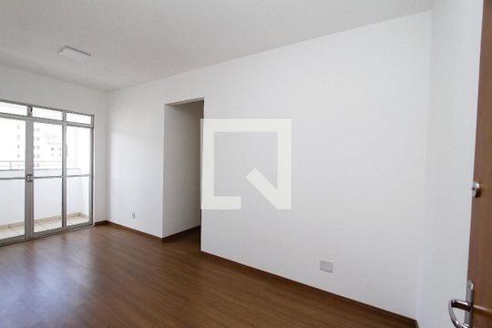 Sala de apartamento para alugar com 3 quartos, 83m² em Buritis, Belo Horizonte