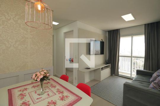 Sala de apartamento para alugar com 2 quartos, 47m² em Liberdade, São Paulo