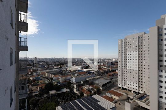 Vista  de apartamento para alugar com 2 quartos, 47m² em Parque Vitoria, São Paulo